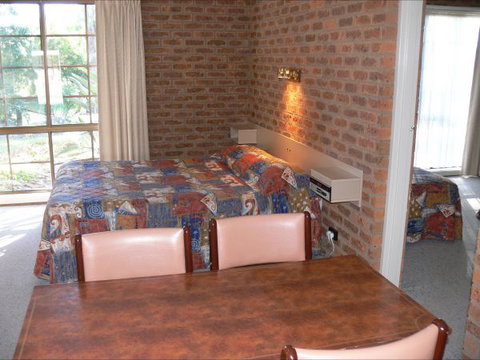 Settlement Motor Inn - Sunshine Coast Tourism 3