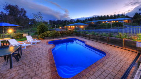 Top Of The Town Motor Inn Yackandandah - Sunshine Coast Tourism 1