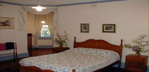 Warwick House - Sunshine Coast Tourism 0