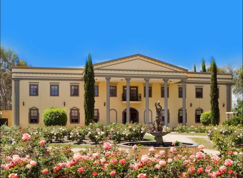Barossa Chateau - Sunshine Coast Tourism 2