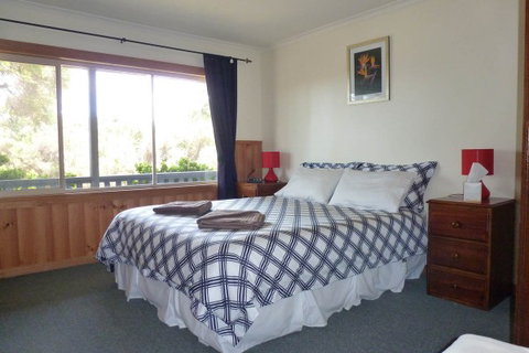 Arties Cottage Accommodation - Sunshine Coast Tourism 2