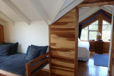 Arties Cottage Accommodation - Sunshine Coast Tourism 6