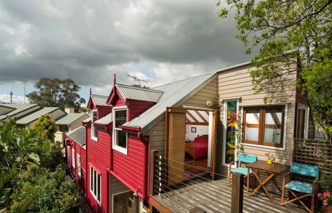 An Oasis In The City - Holiday Sunshine Coast 0