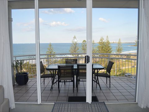 Aquarius Resort - Holiday Sunshine Coast 1