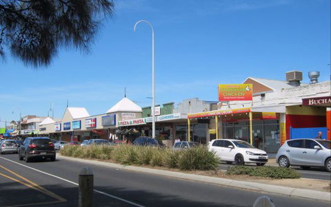 Barefoot Beach Stays - Sunshine Coast Tourism 6