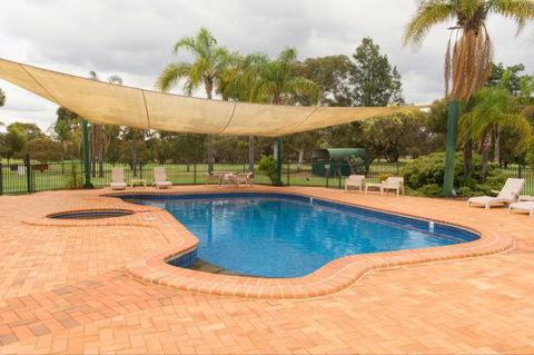 Big River Motor Inn - Sunshine Coast Tourism 2