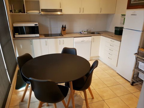 Cedarwood Apartments - Holiday Sunshine Coast 6