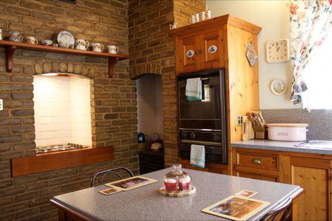 Christabelle Cottage - Sunshine Coast Tourism 2