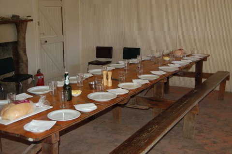 Chowilla Station Shearer's Quarters Accommodation - Sunshine Coast Tourism 2