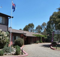 Cottonwood Lodge Motel - Sunshine Coast Tourism