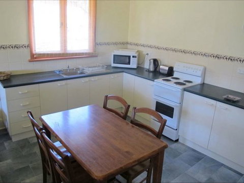 Ellison's Holiday Home - Sunshine Coast Tourism 1