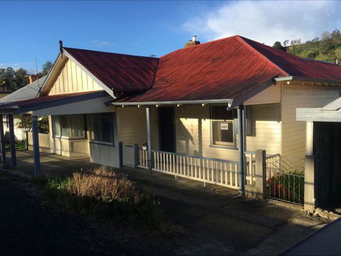Fred's Place,  Derby - Sunshine Coast Tourism 0
