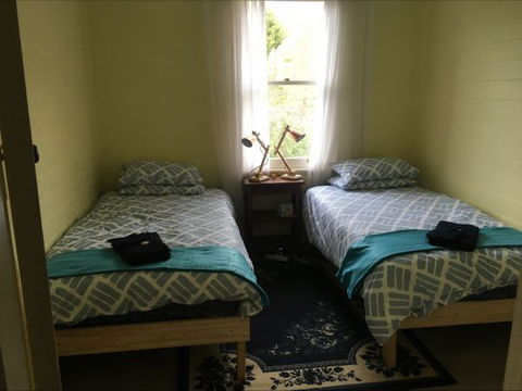 Fred's Place,  Derby - Sunshine Coast Tourism 2
