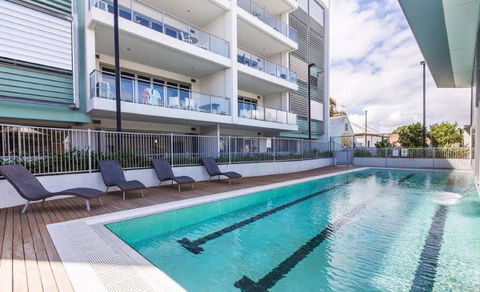 Gallery Suites - Holiday Sunshine Coast 0