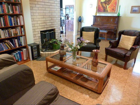 Grovely House Bed And Breakfast - Sunshine Coast Tourism 3