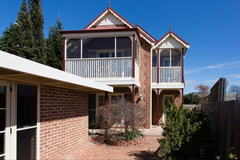 Hamer House - Holiday Sunshine Coast 0