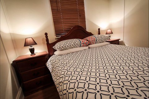 Heather's Mica Cottage - Sunshine Coast Tourism 0