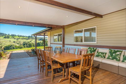 Hinterland Harmony - Holiday Sunshine Coast 3