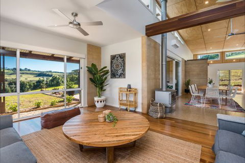 Hinterland Harmony - Holiday Sunshine Coast 4