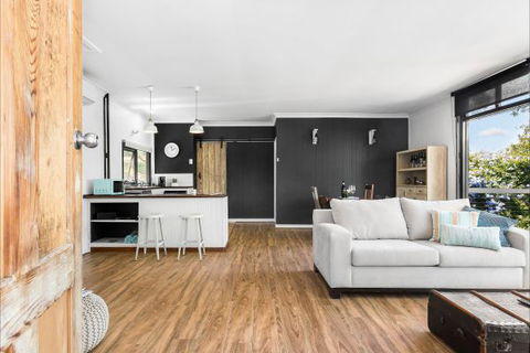 Karawatha Cottages B&B - Holiday Sunshine Coast 4