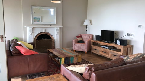 The Caledonian Inn - Sunshine Coast Tourism 7