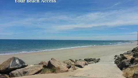 Acaill Accommodation - Sunshine Coast Tourism 0