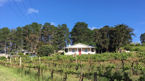 Karawatha Cottages B&B - Holiday Sunshine Coast 0