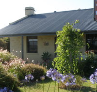 Dalton On The Lake - Sunshine Coast Tourism