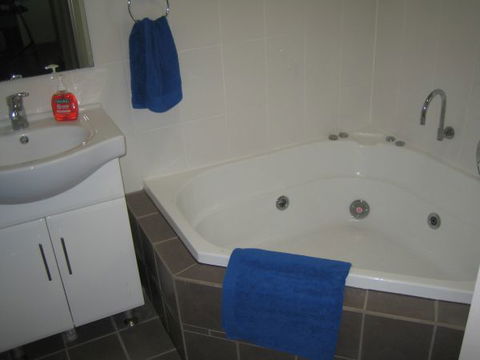Naracoorte – Showgrounds Cottage - Sunshine Coast Tourism 3