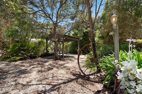 Ocean Grove Cedar Cabins - Holiday Sunshine Coast 8