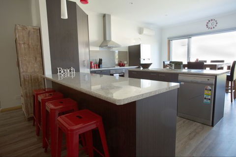 RED FIN Part Of BLUE FIN HOLIDAY HOMES - Sunshine Coast Tourism 2