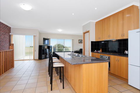 Reef View Apartments - Sunshine Coast Tourism 6