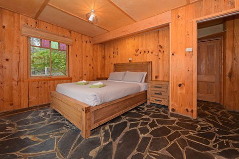 Saintys Creek Cottage - Sunshine Coast Tourism 2