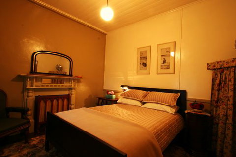 Shurdingtons Cottage - Sunshine Coast Tourism 3