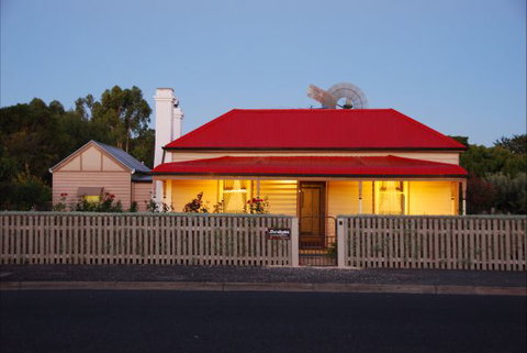 Shurdingtons Cottage - Sunshine Coast Tourism 5