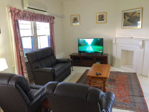 Smith Street Cottage - Holiday Sunshine Coast 7