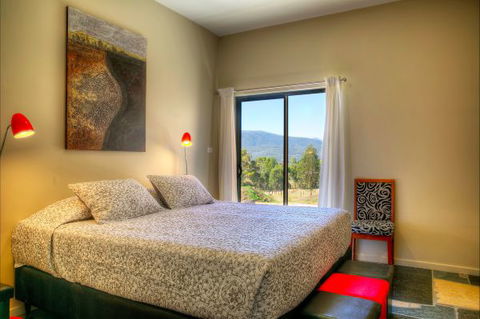 Spring Spur Stay - Sunshine Coast Tourism 2