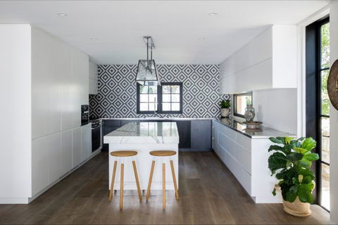 Spanish Manor - Holiday Sunshine Coast 3