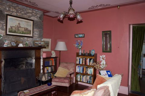 Tara Cottage - Holiday Sunshine Coast 1