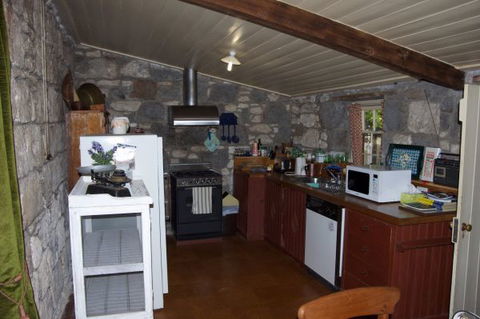 Tara Cottage - Holiday Sunshine Coast 2