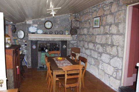 Tara Cottage - Holiday Sunshine Coast 3