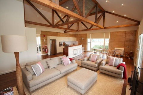 The Menzies Retreat - Holiday Sunshine Coast 1