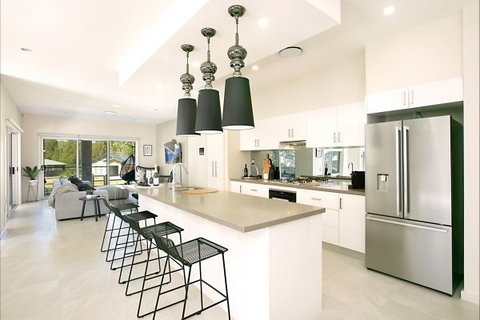 The Grape Escape Hunter Valley - Holiday Sunshine Coast 0