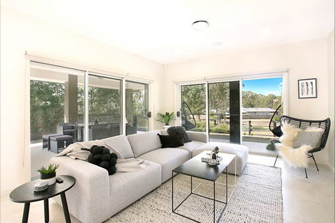 The Grape Escape Hunter Valley - Holiday Sunshine Coast 1