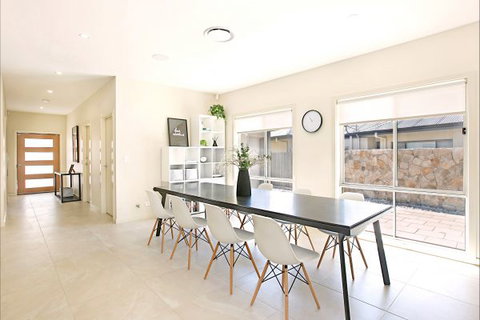 The Grape Escape Hunter Valley - Holiday Sunshine Coast 2