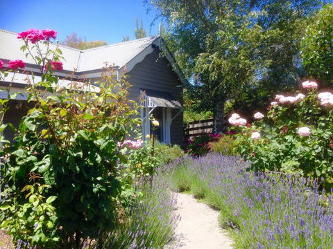 Valley View Cottage - Sunshine Coast Tourism 0