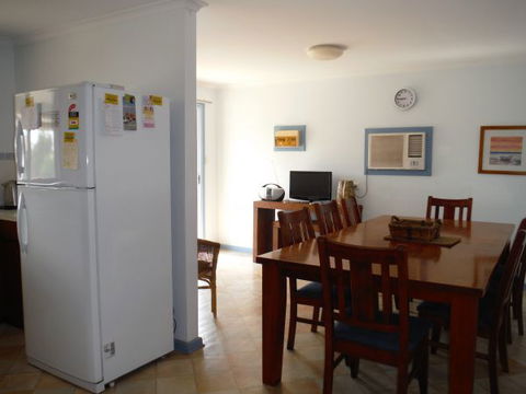 Wallaroo Waves - Holiday Sunshine Coast 2