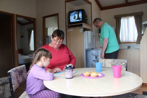 Warrnambool Holiday Park And Motel - Sunshine Coast Tourism 5