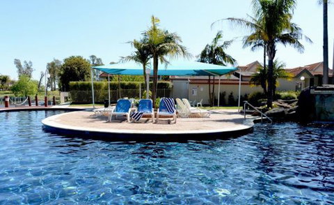 Yarrawonga Waterfront Apartments - Sunshine Coast Tourism 0