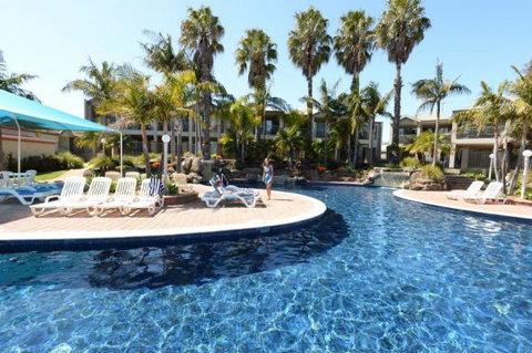 Yarrawonga Waterfront Apartments - Sunshine Coast Tourism 1